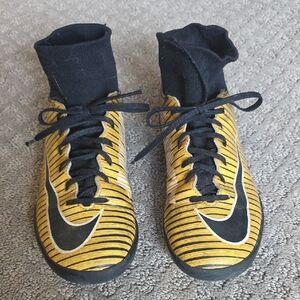 Nike Futsal Indoor Soccer Shoes Youth 5